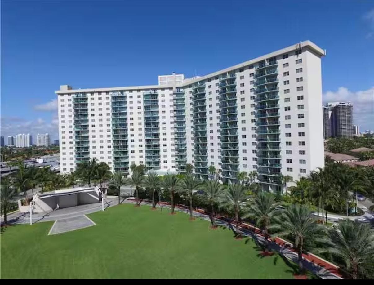 19370 Collins Avenue 301, Sunny Isles Beach, FL 33160