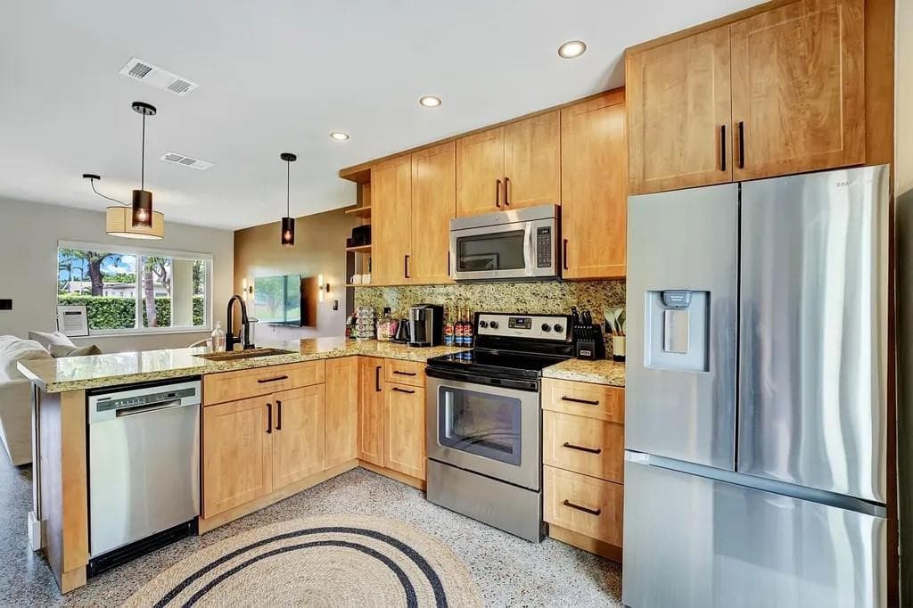 820 NE 17th Street, Fort Lauderdale, FL 33305 18