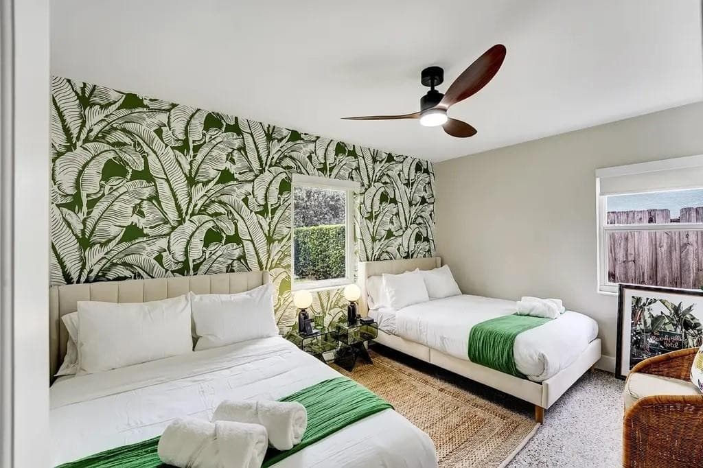 820 NE 17th Street, Fort Lauderdale, FL 33305 24