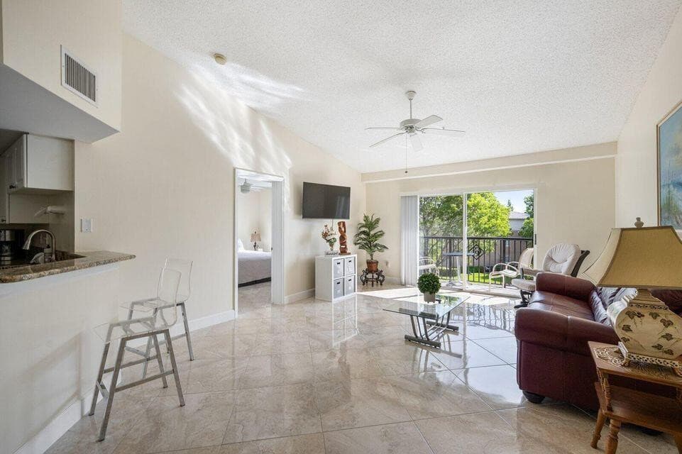 1100 Crestwood Court 1110, Royal Palm Beach, FL 33411 4