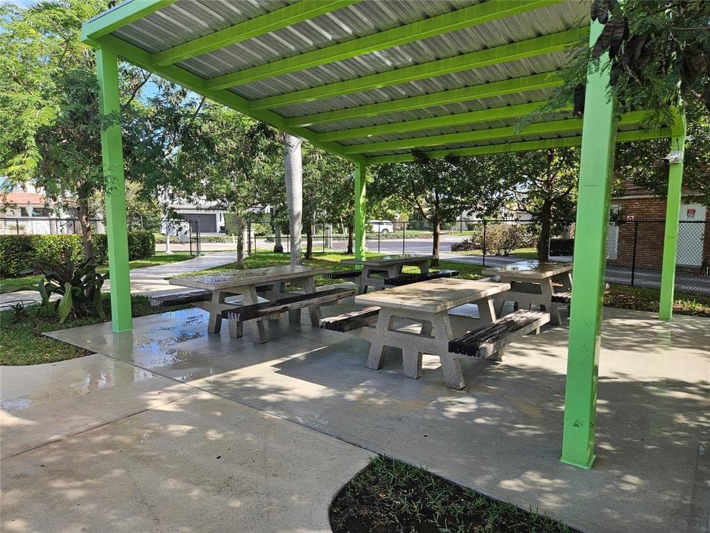580 Egret Drive 310, Hallandale Beach, FL 33009 40