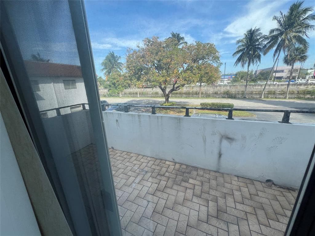 230 SW 1st Street G-8, Pompano Beach, FL 33060 13
