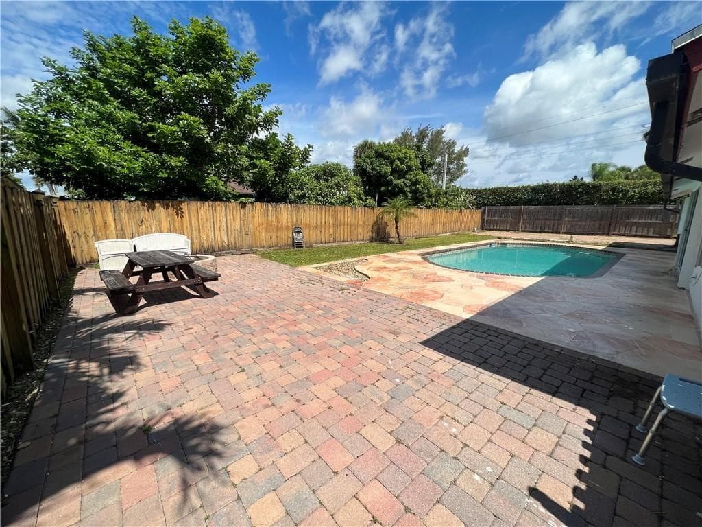 230 SW 1st Street G-8, Pompano Beach, FL 33060 17