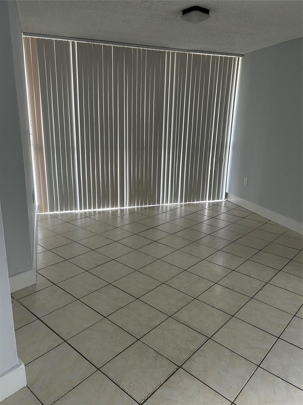 7035 NW 186th Street D-111, Hialeah, FL 33015 5