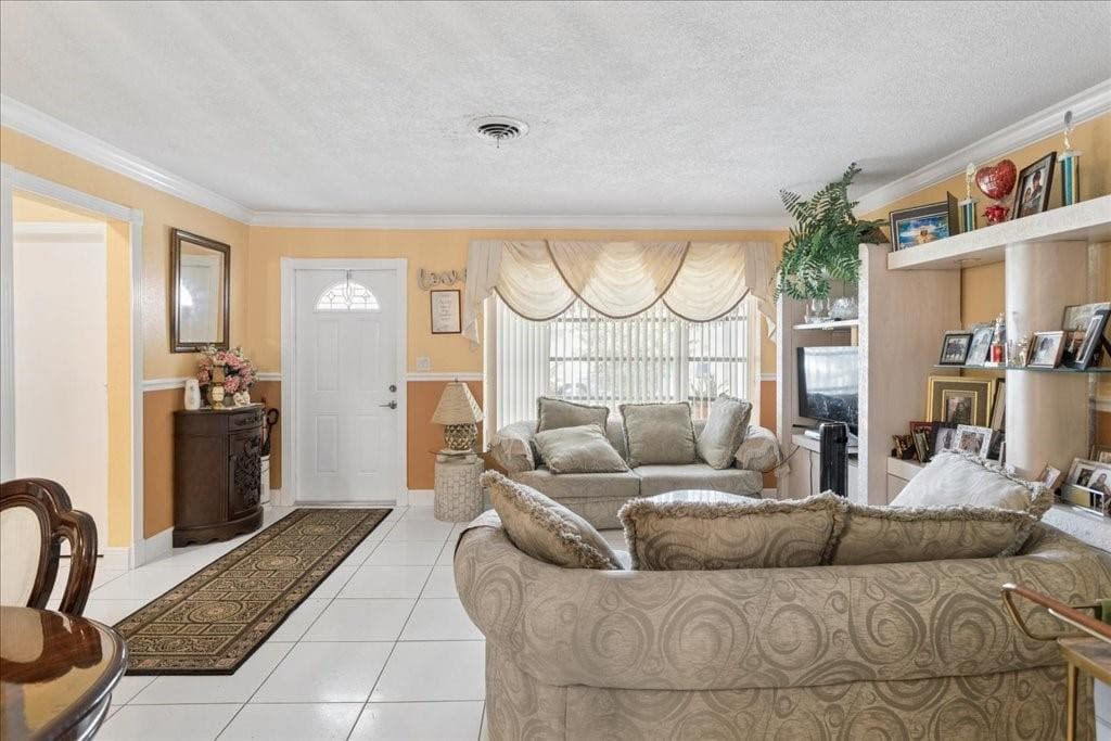 4290 NW 49th Terrace, Lauderdale Lakes, FL 33319 3