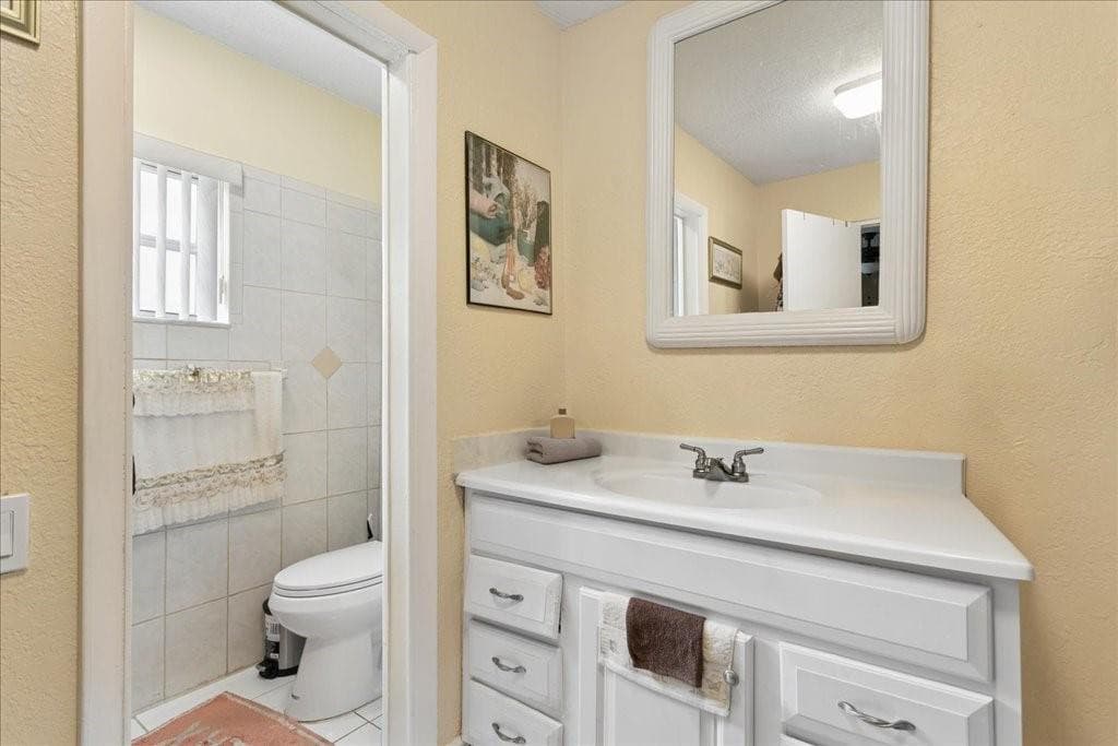 4290 NW 49th Terrace, Lauderdale Lakes, FL 33319 5