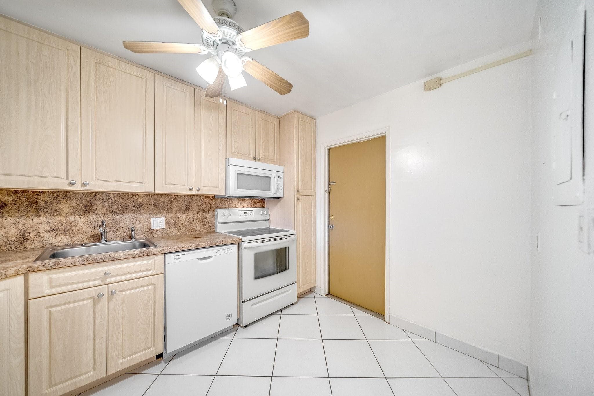 2601 S Course Drive 111, Pompano Beach, FL 33069 34