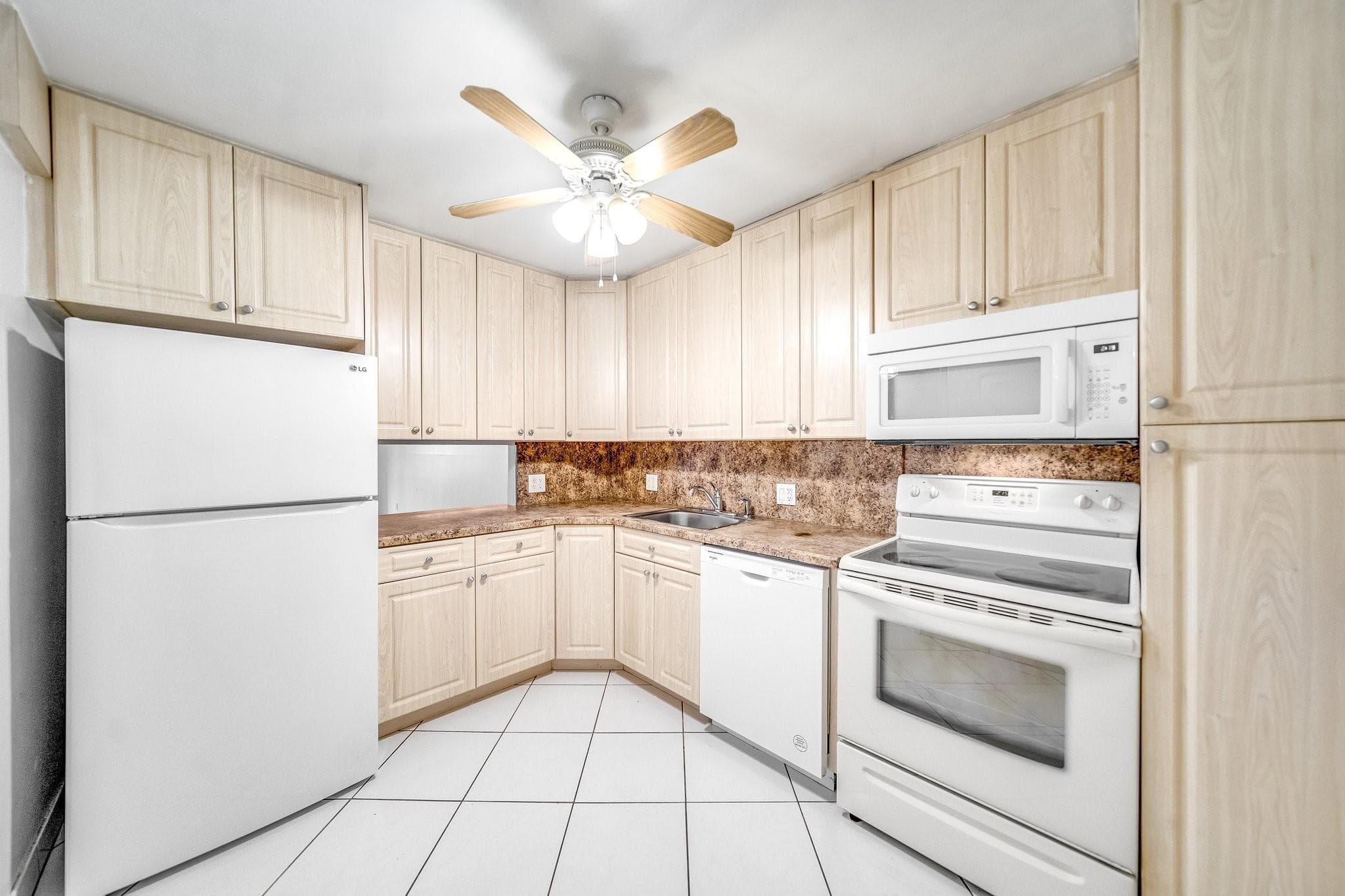 2601 S Course Drive 111, Pompano Beach, FL 33069 35
