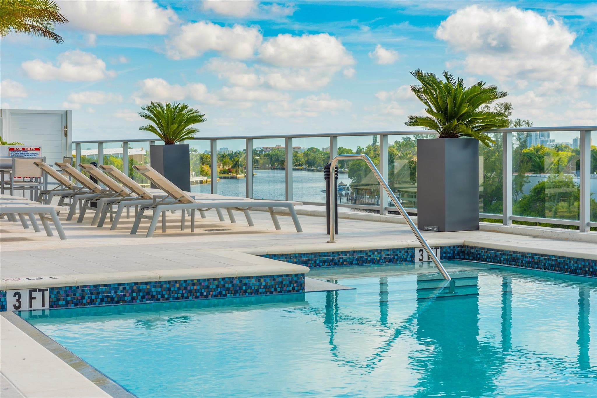 1180 N Federal Highway 1203, Fort Lauderdale, FL 33304 32