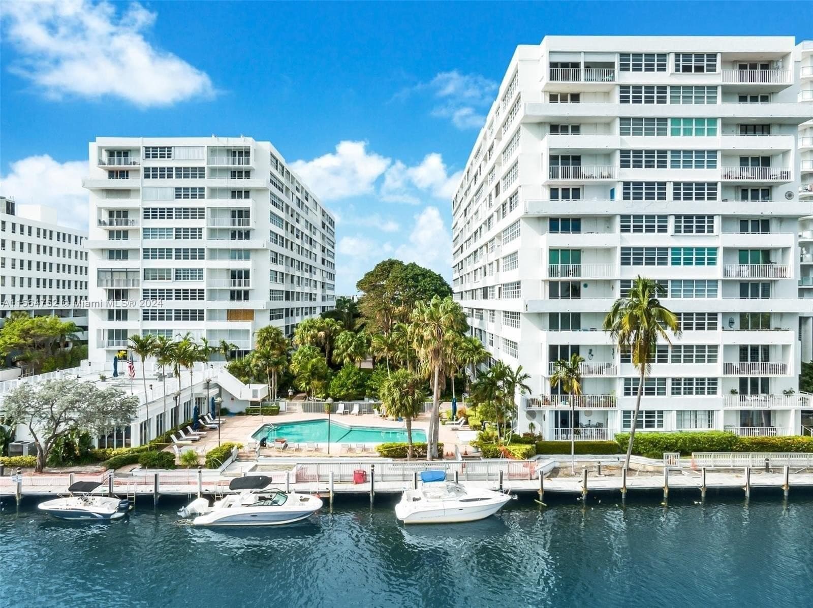 1160 N Federal Highway 1118, Fort Lauderdale, FL 33304 2