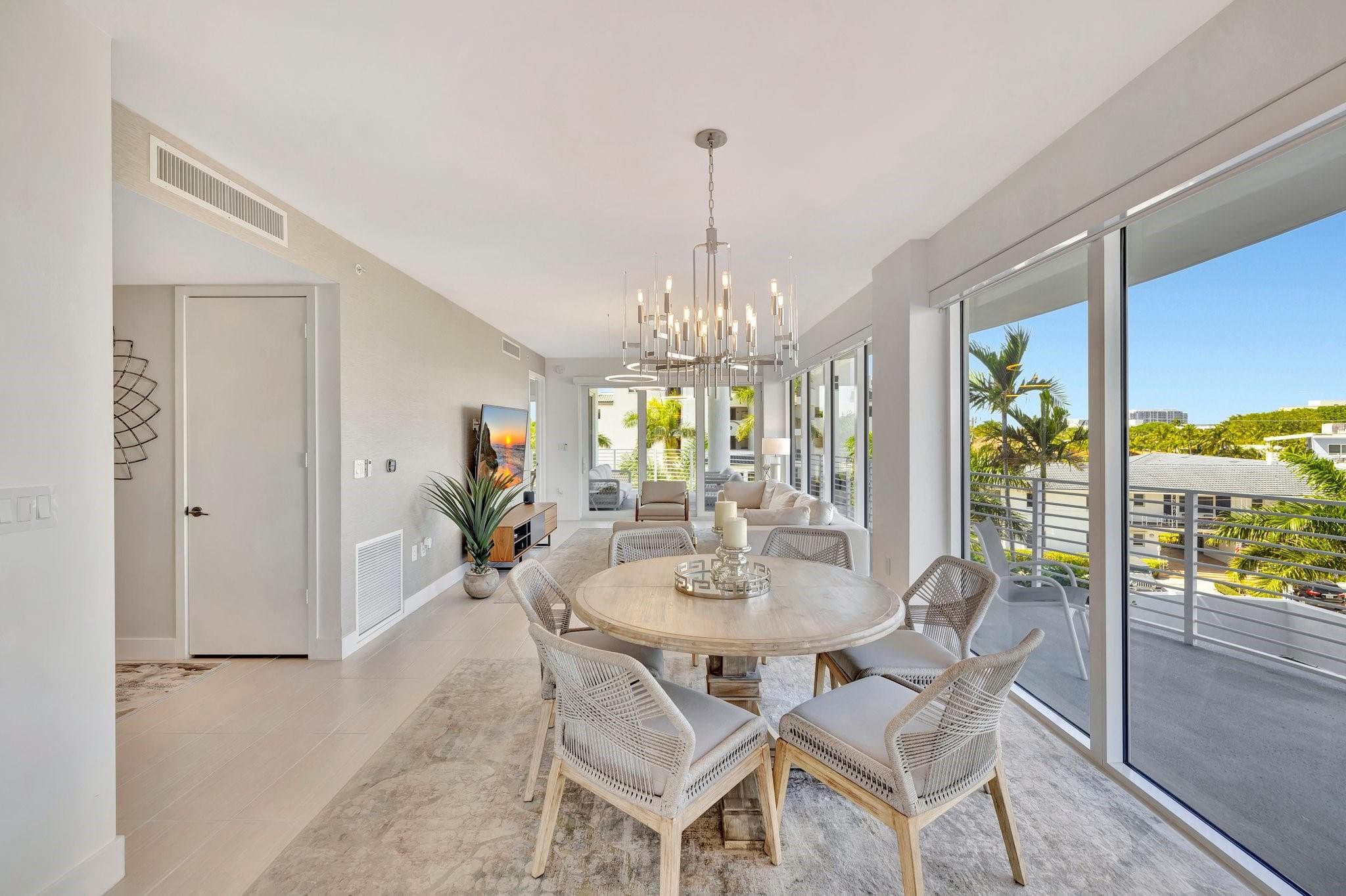612 Bayshore Drive 301, Fort Lauderdale, FL 33304 8