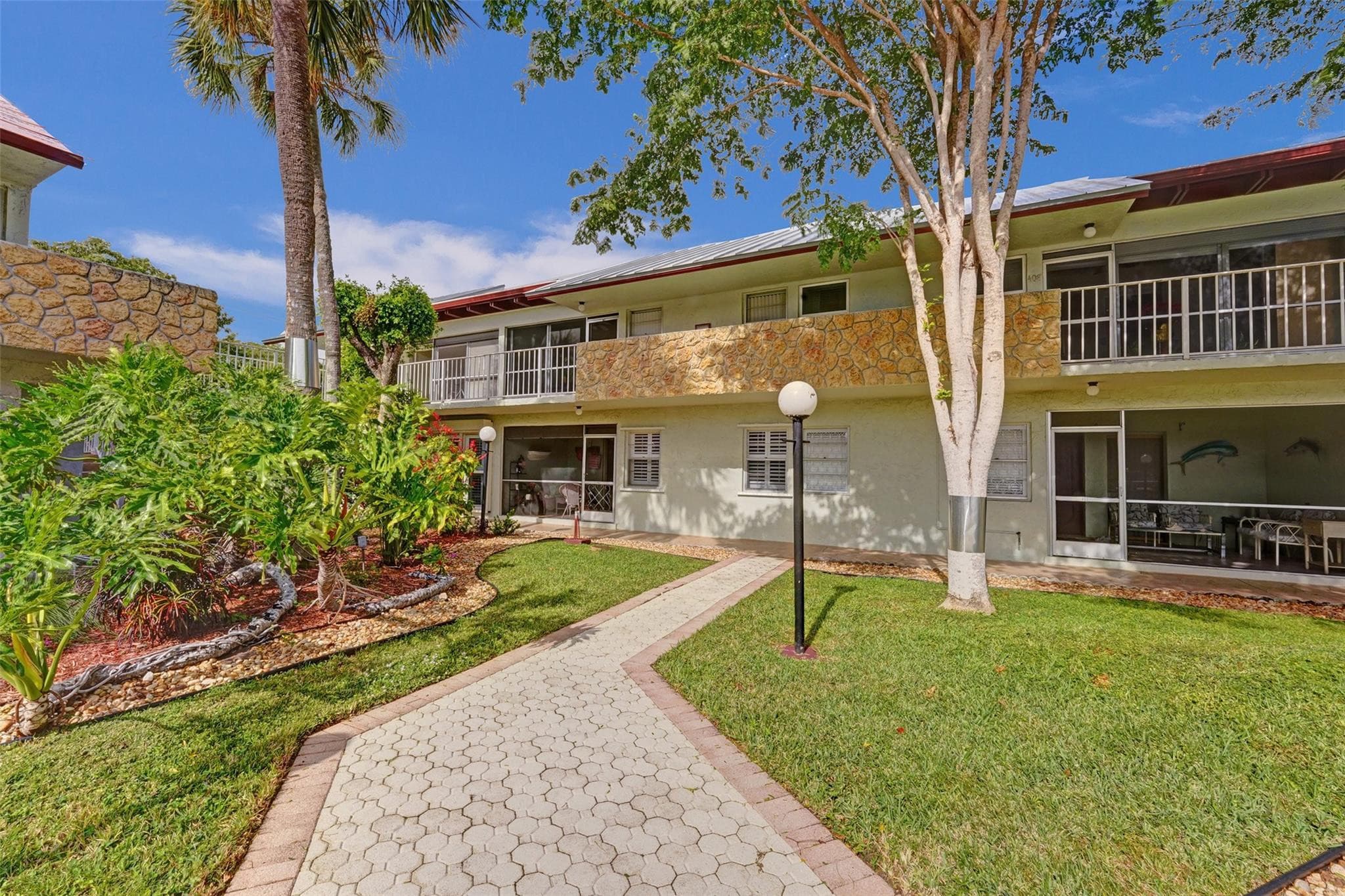 860 SE 6th Avenue 402, Deerfield Beach, FL 33441 45