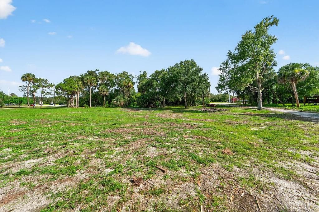 5240 20th Street, Vero Beach, FL 32966 65