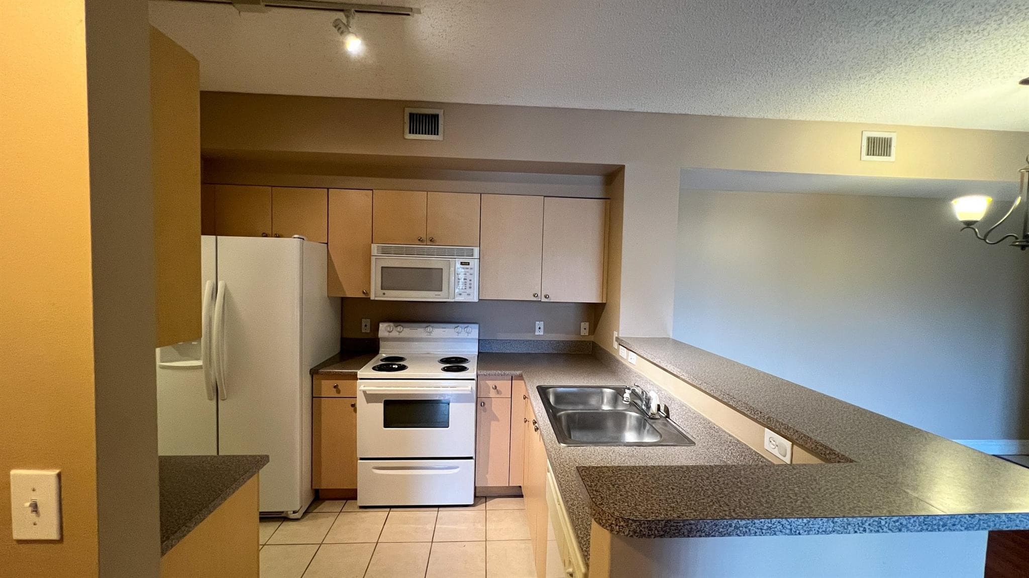 7950 N Nob Hill Road 203, Tamarac, FL 33321 7