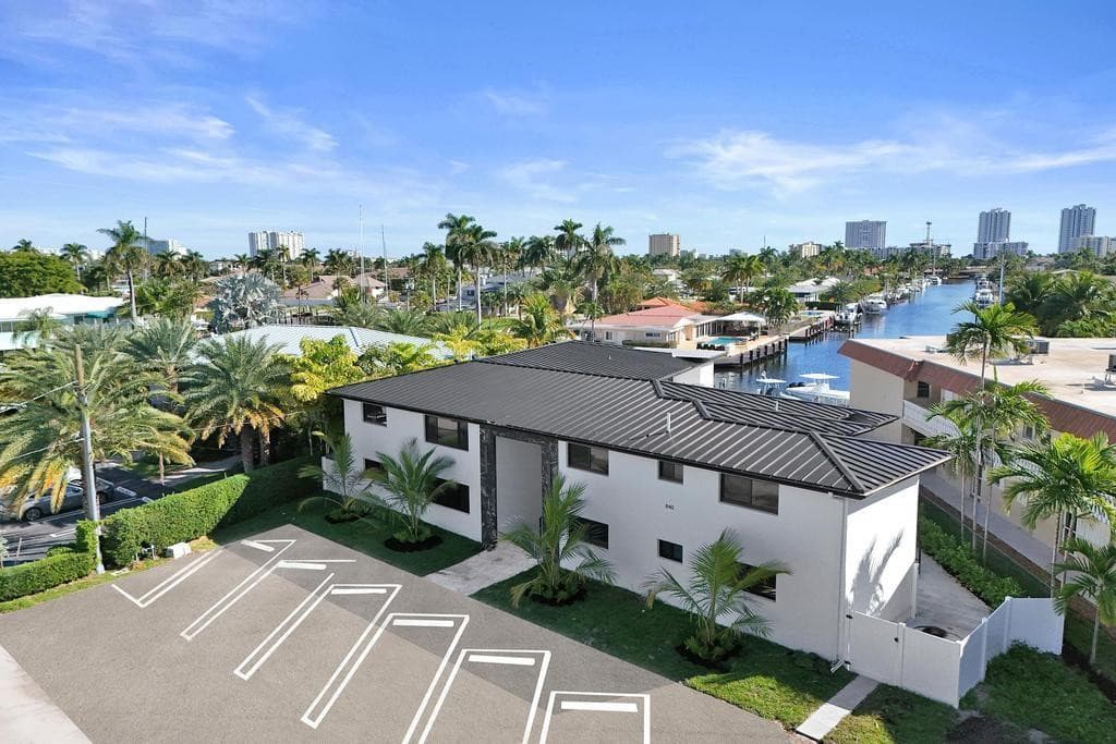 840 SE 22nd Avenue, Pompano Beach, FL 33062 10