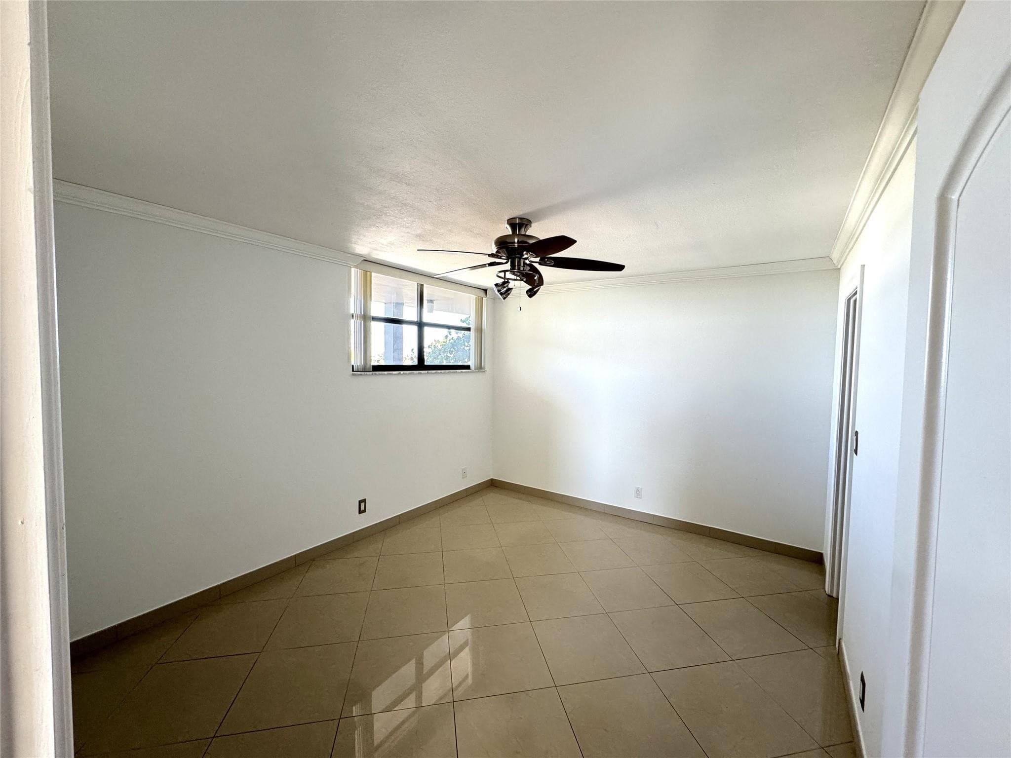 4800 Bayview Drive 406, Fort Lauderdale, FL 33308 9