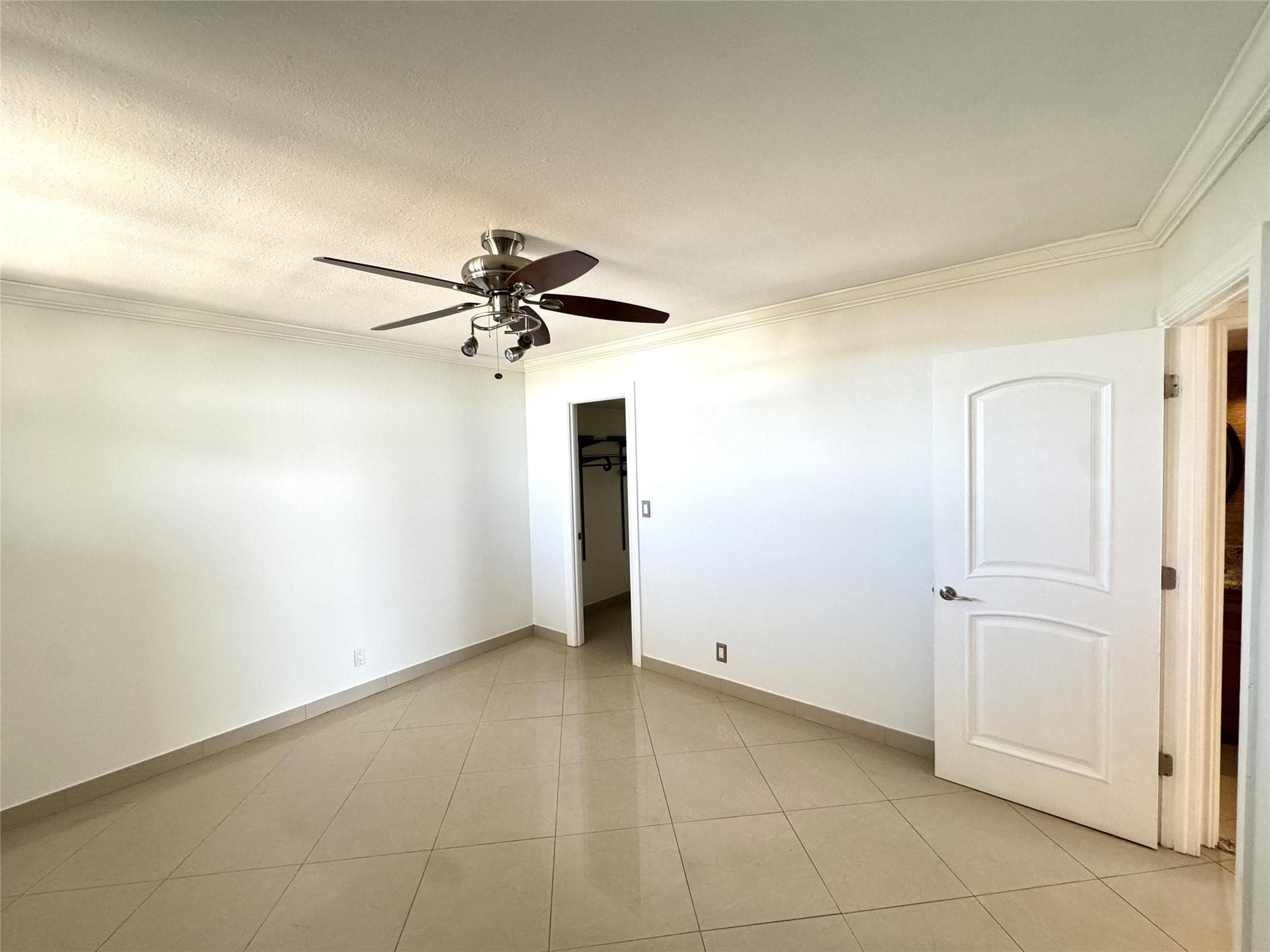 4800 Bayview Drive 406, Fort Lauderdale, FL 33308 10