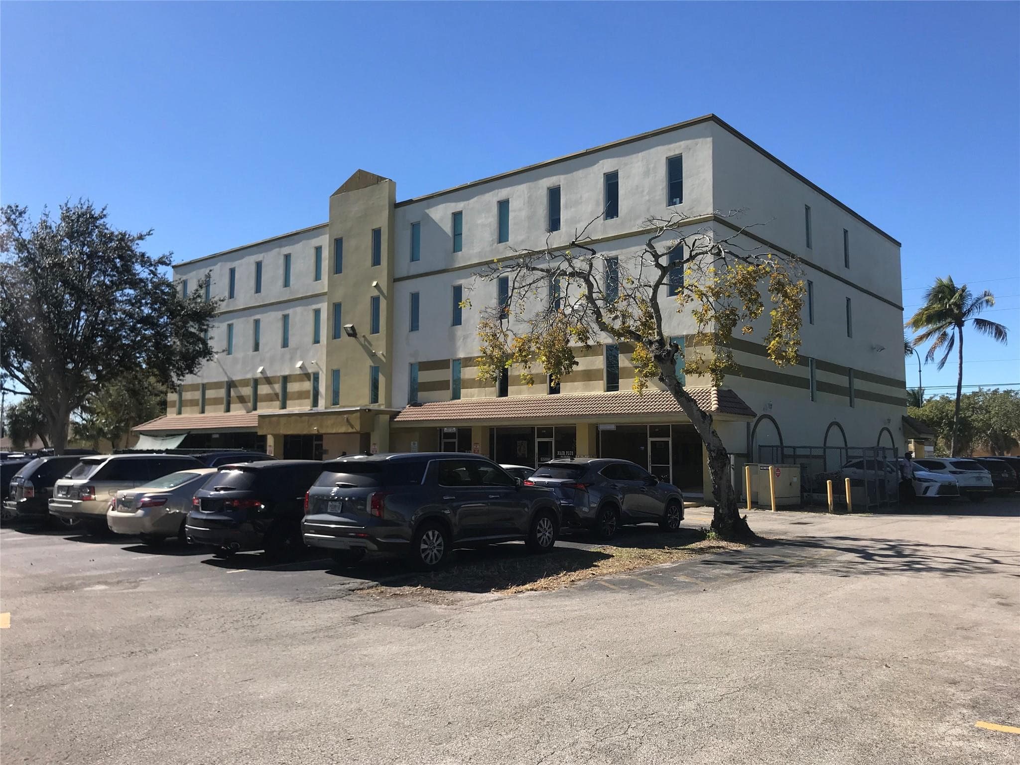 4000 N State Road 7 310, Lauderdale Lakes, FL 33319 3