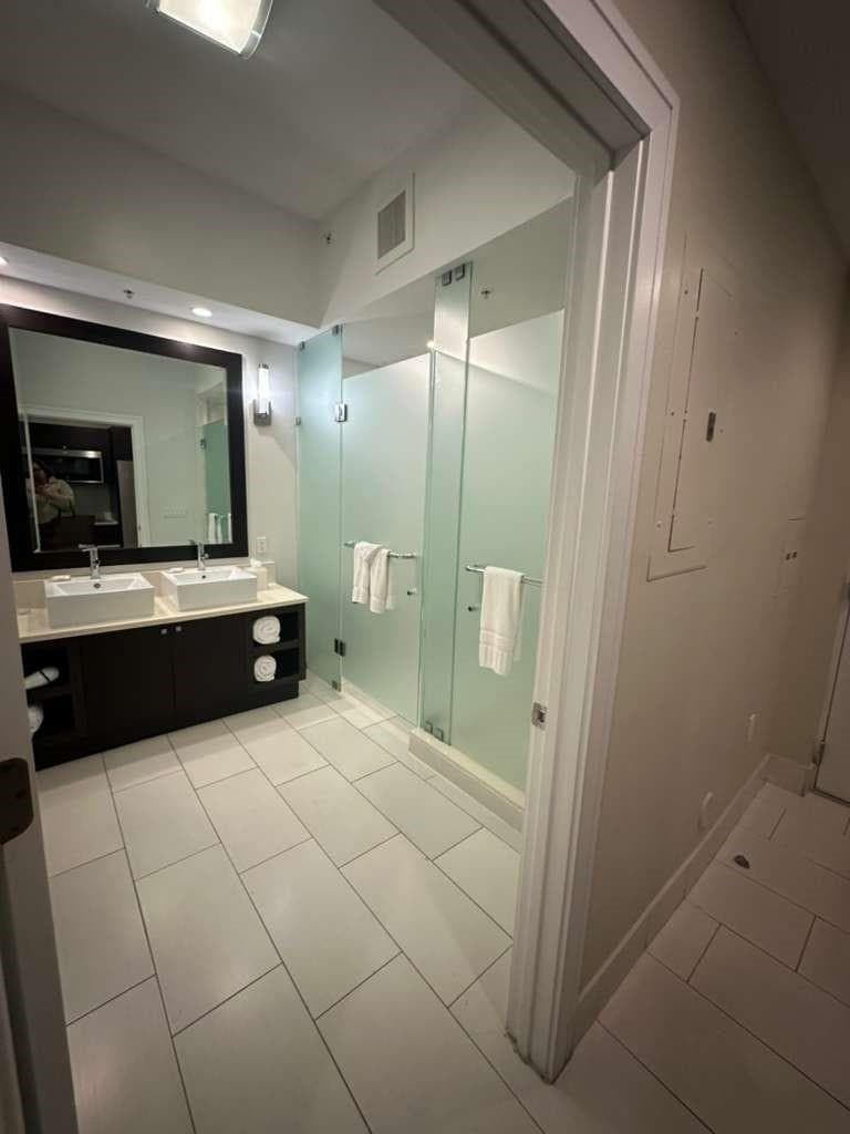 5300 NW 87th Avenue 706, Miami, FL 33178 10