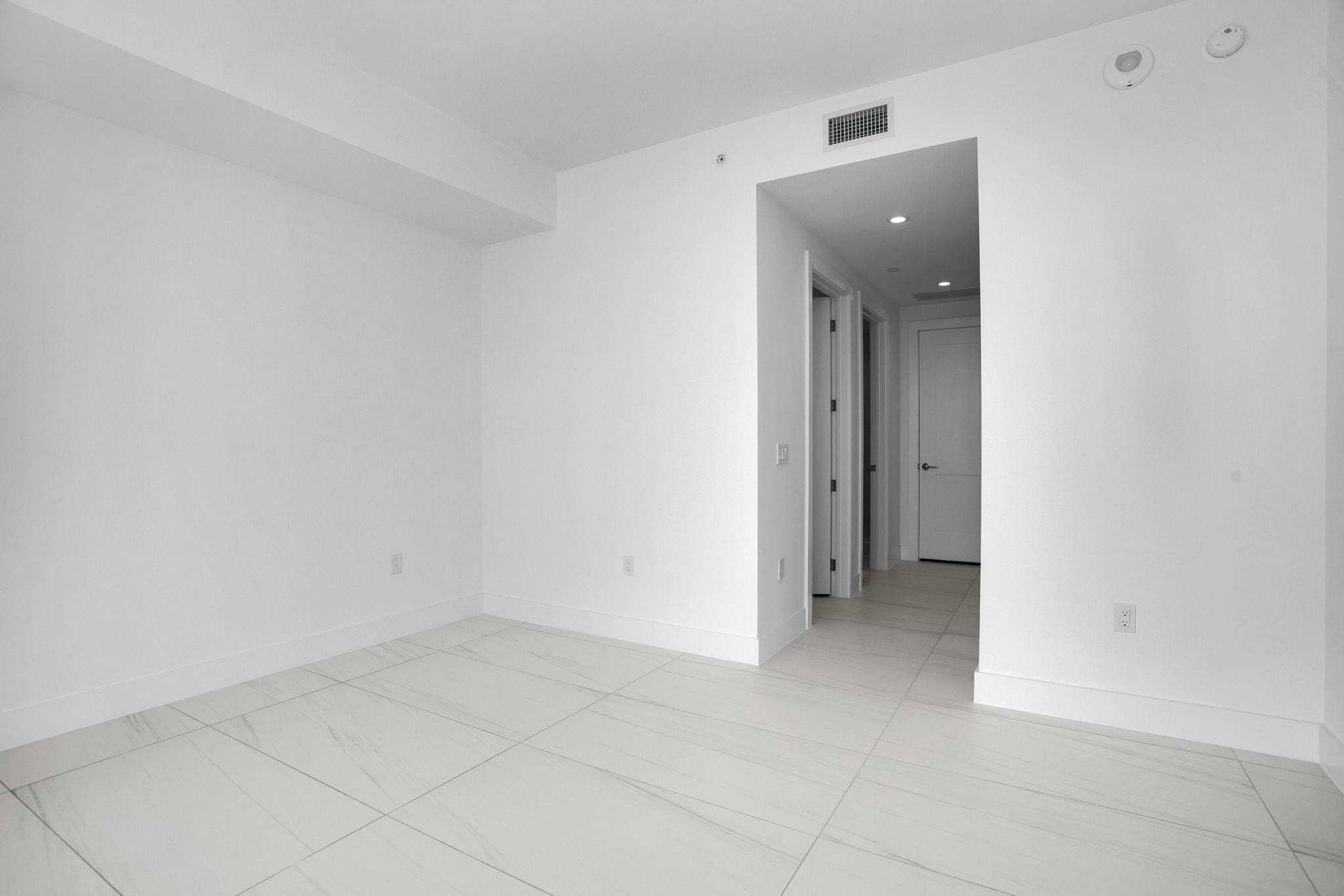 153 N Seabreeze Boulevard S-2501, Fort Lauderdale, FL 33304 30