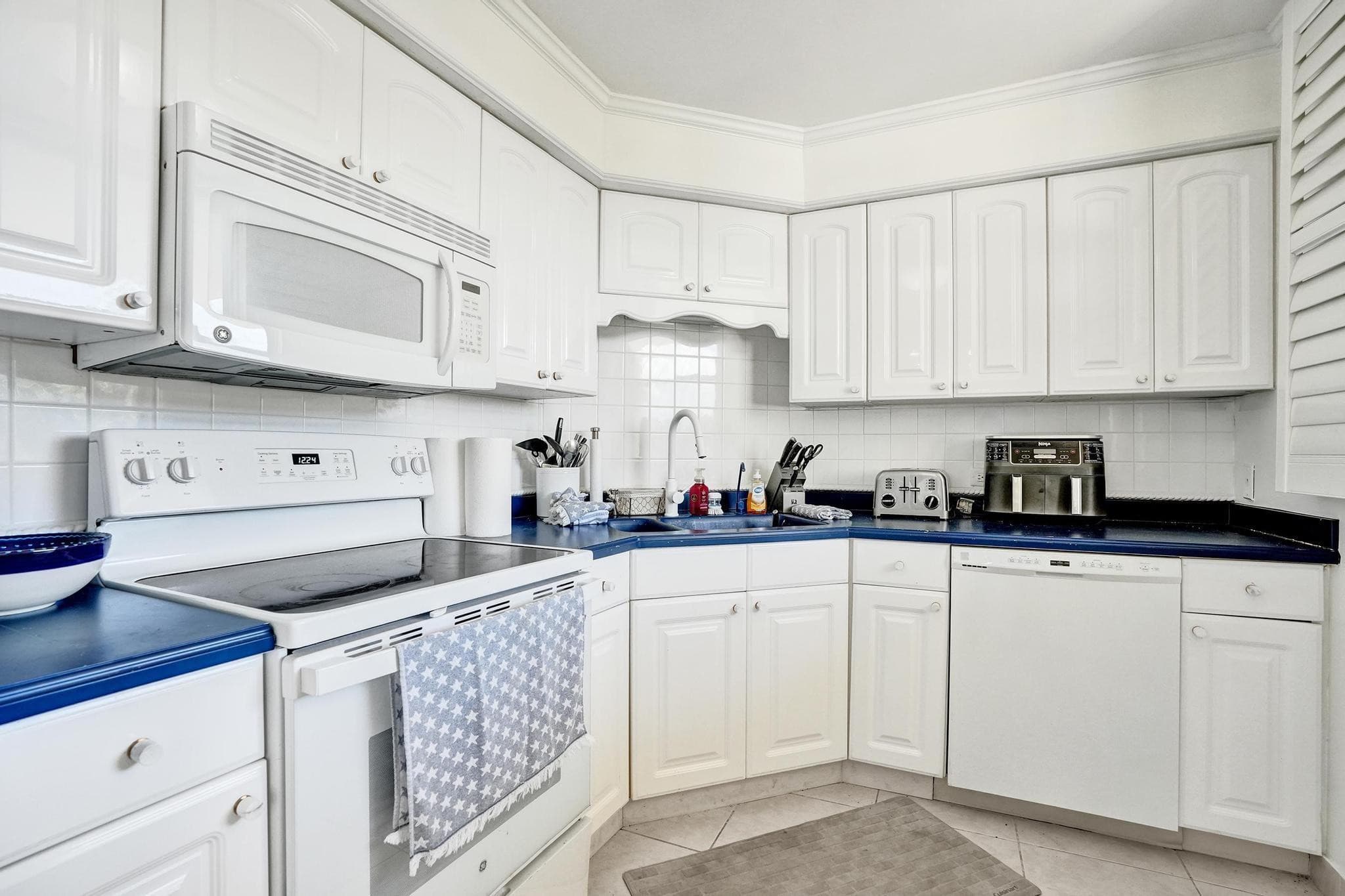 132 Lakeshore Drive 317, North Palm Beach, FL 33408 14