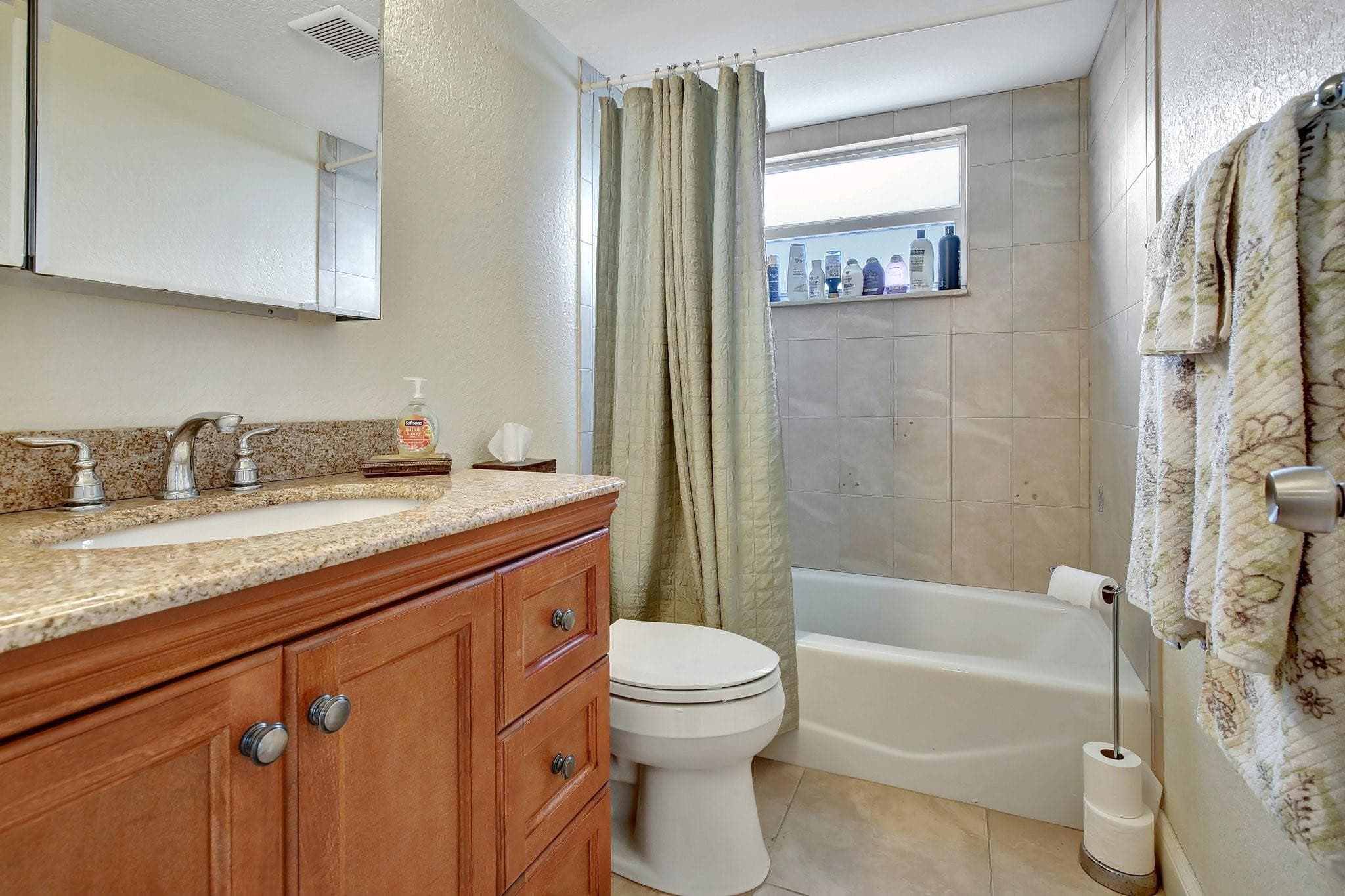 2555 NE 11th Street Ph09, Fort Lauderdale, FL 33304 23