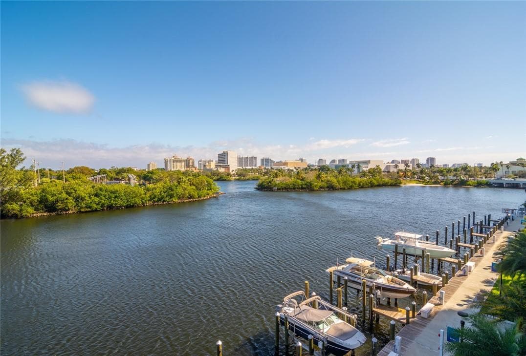 1180 N Federal Highway 1103, Fort Lauderdale, FL 33304 35