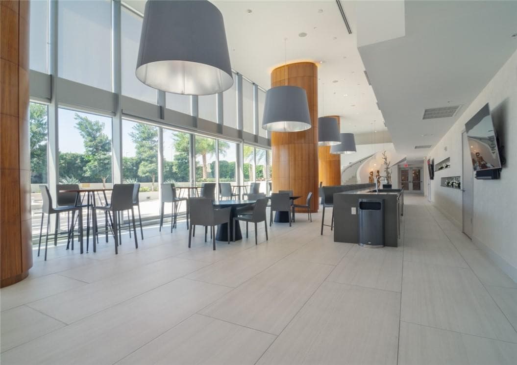 1180 N Federal Highway 1103, Fort Lauderdale, FL 33304 37