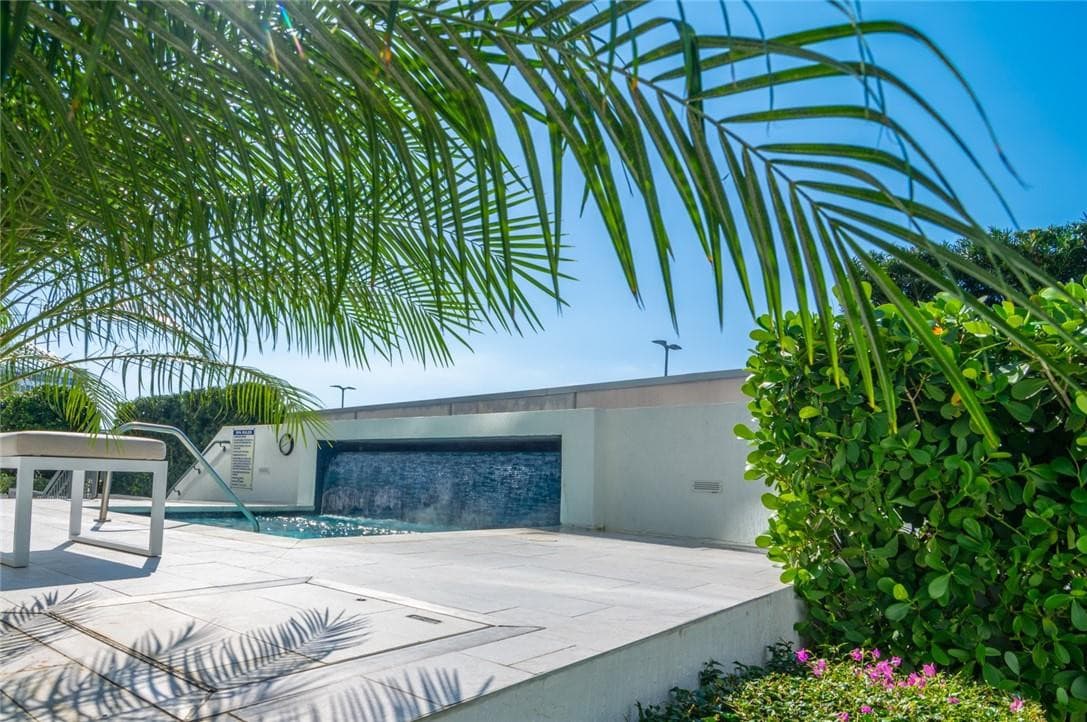 1180 N Federal Highway 1103, Fort Lauderdale, FL 33304 53