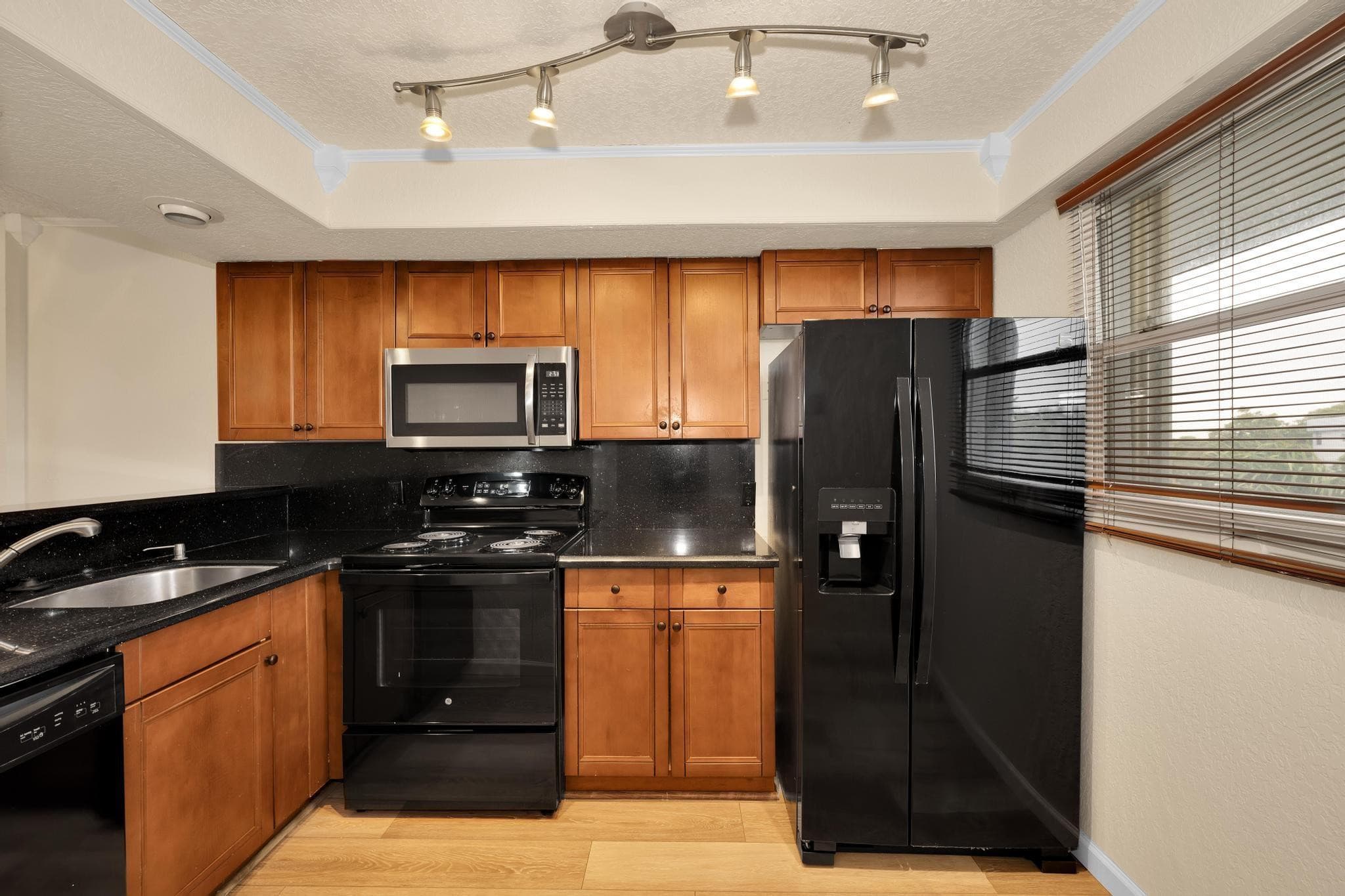 118 Royal Park Drive 4G, Oakland Park, FL 33309 11