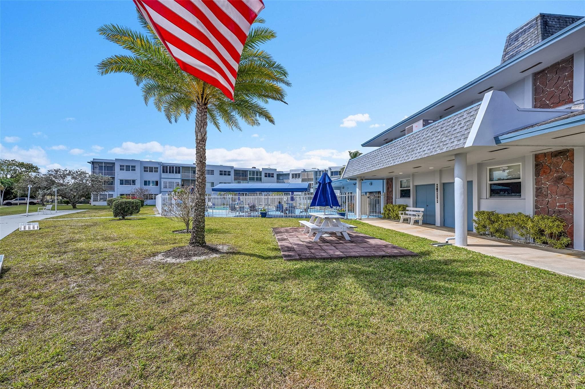2223 Park Lane 302, Hollywood, FL 33021 5