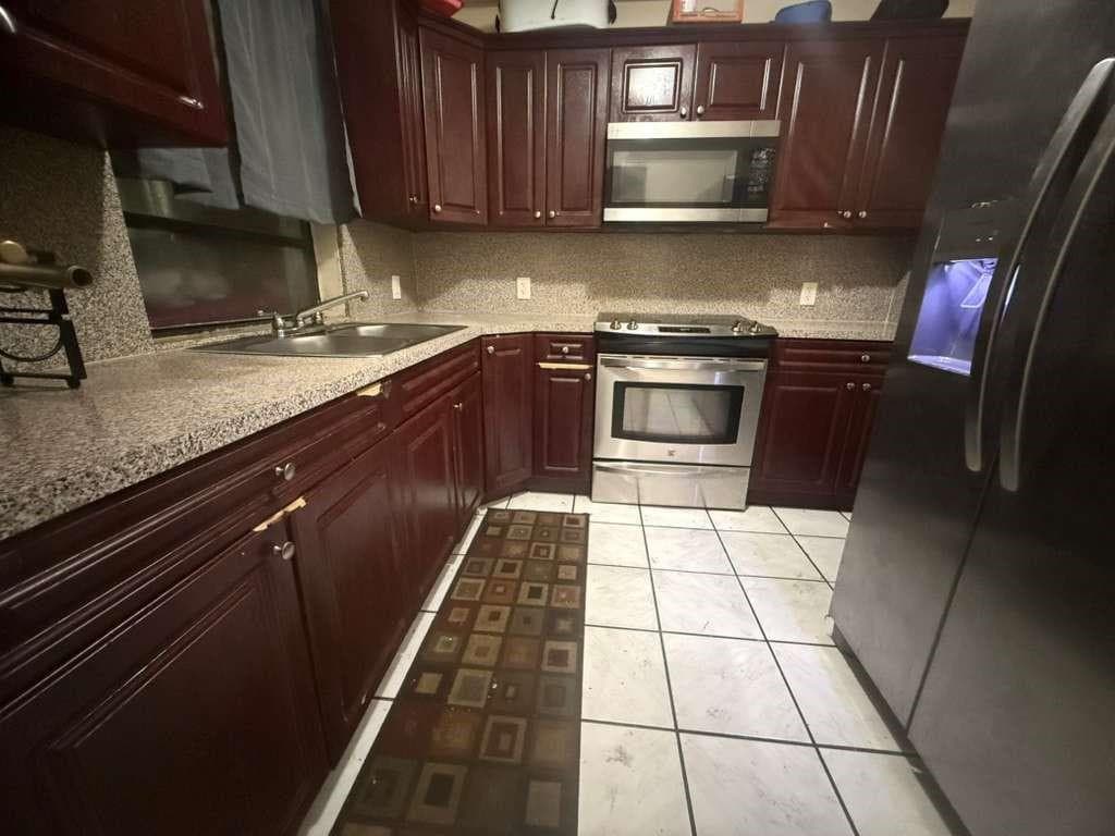 5836 Wiley Street, Hollywood, FL 33023 9