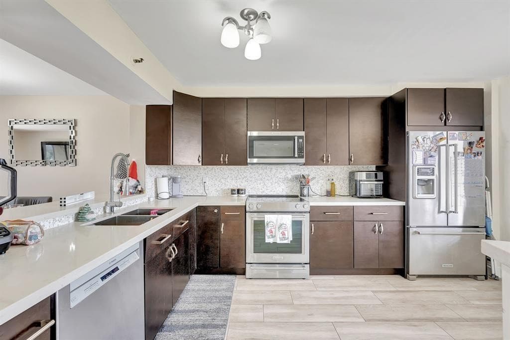 2200 S Cypress Bend Drive 905, Pompano Beach, FL 33069 2