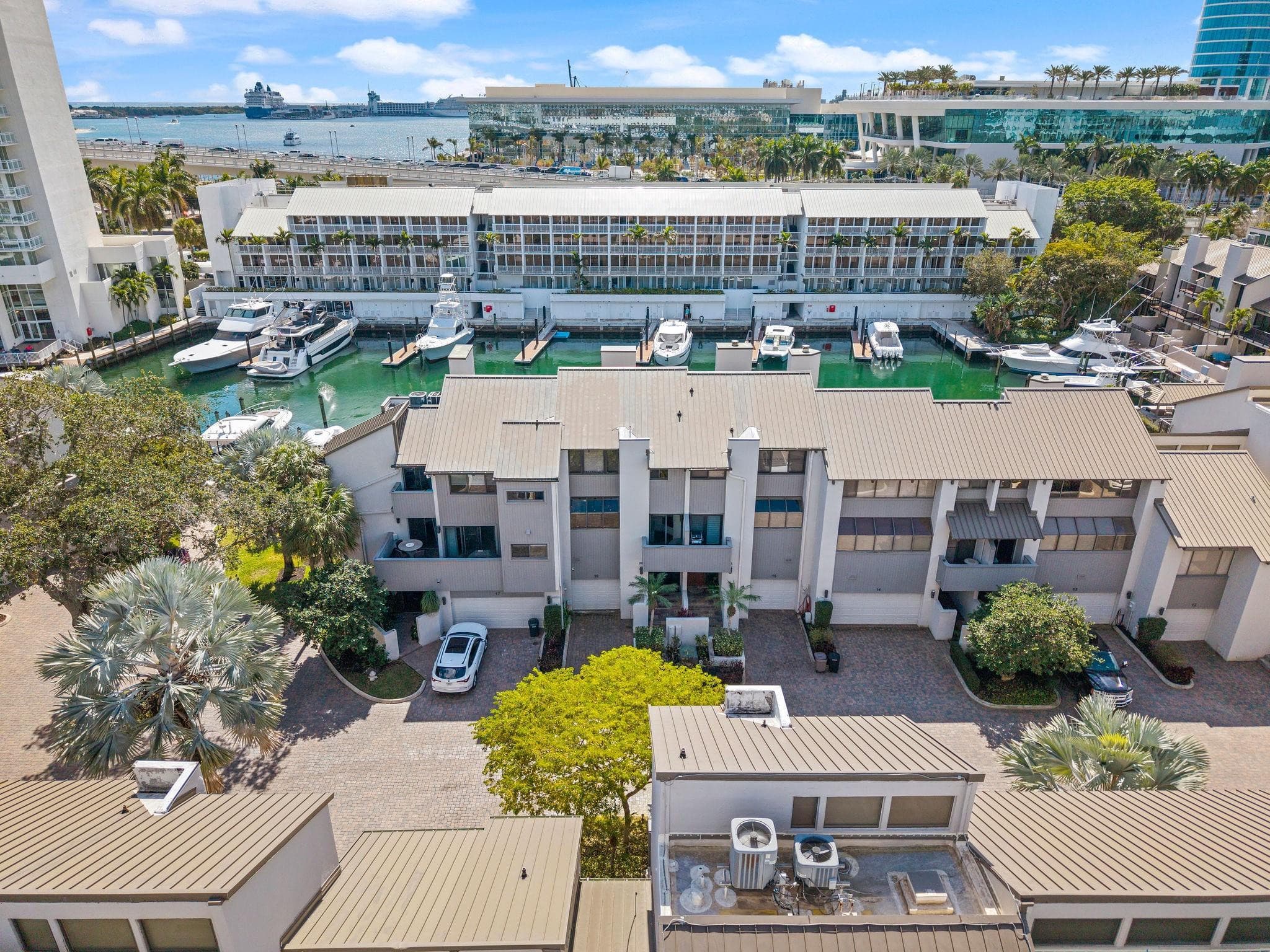 16 Portside Drive 16c, Fort Lauderdale, FL 33316 28