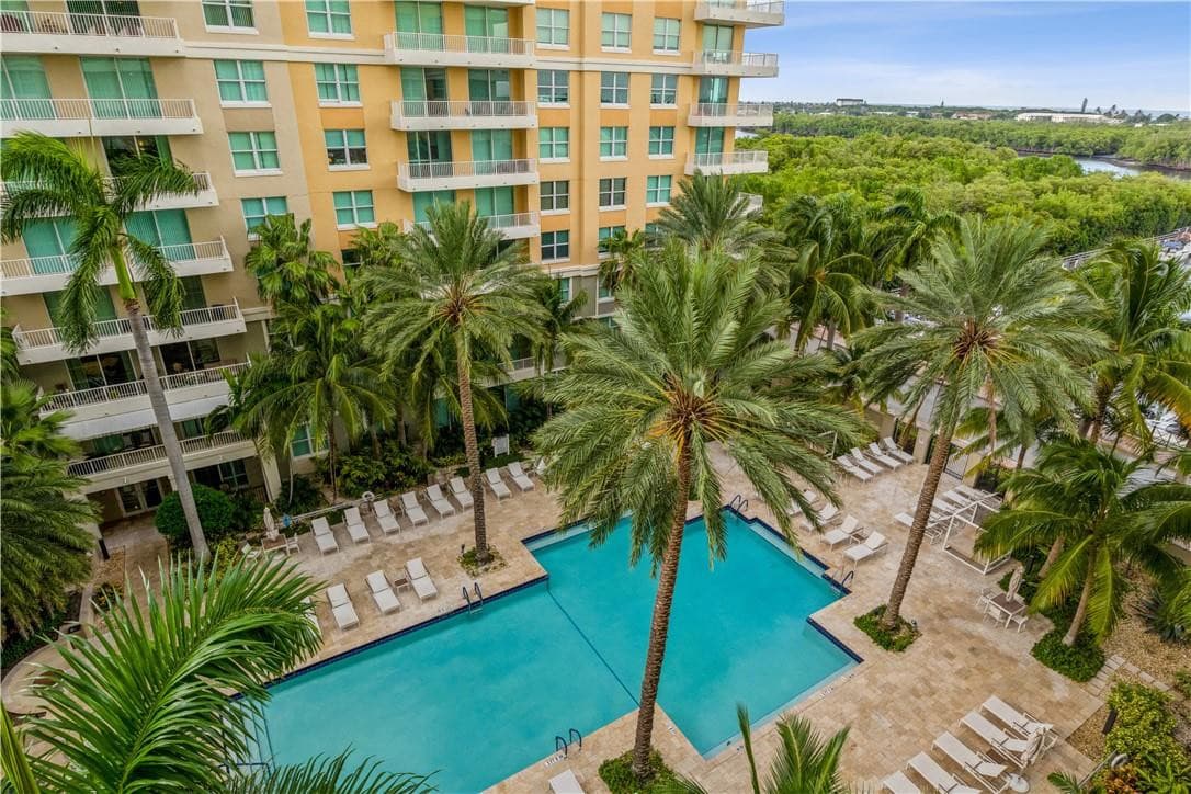 625 Casa Loma Boulevard 705, Boynton Beach, FL 33435 12