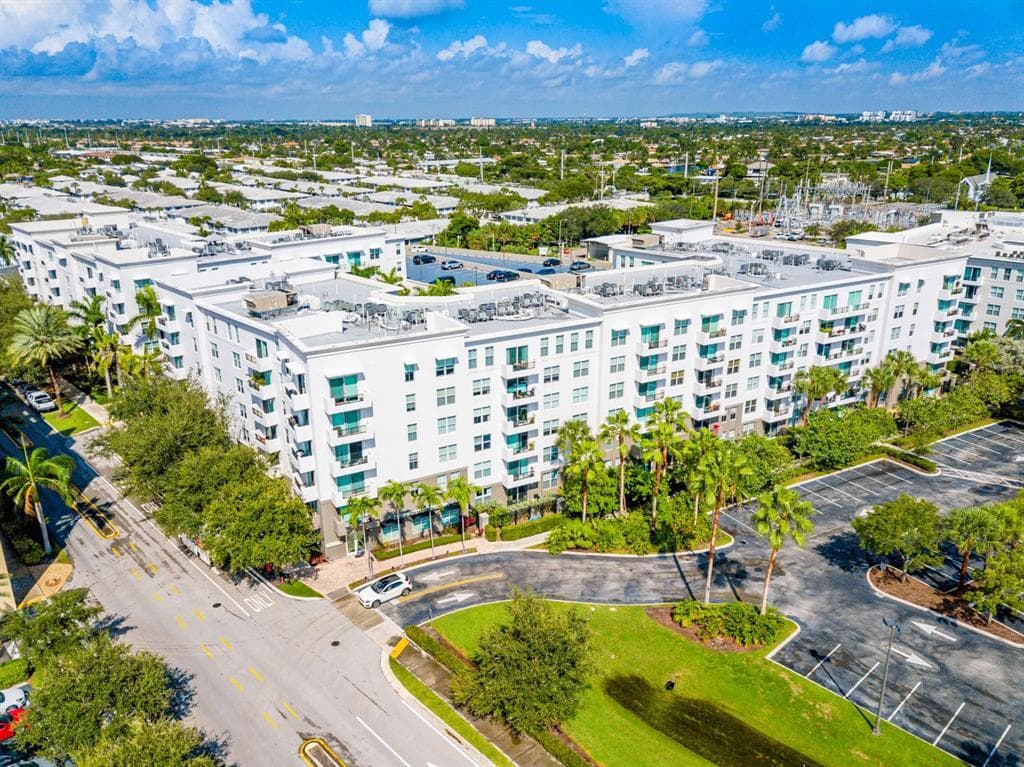2421 NE 65th Street 309, Fort Lauderdale, FL 33308 39