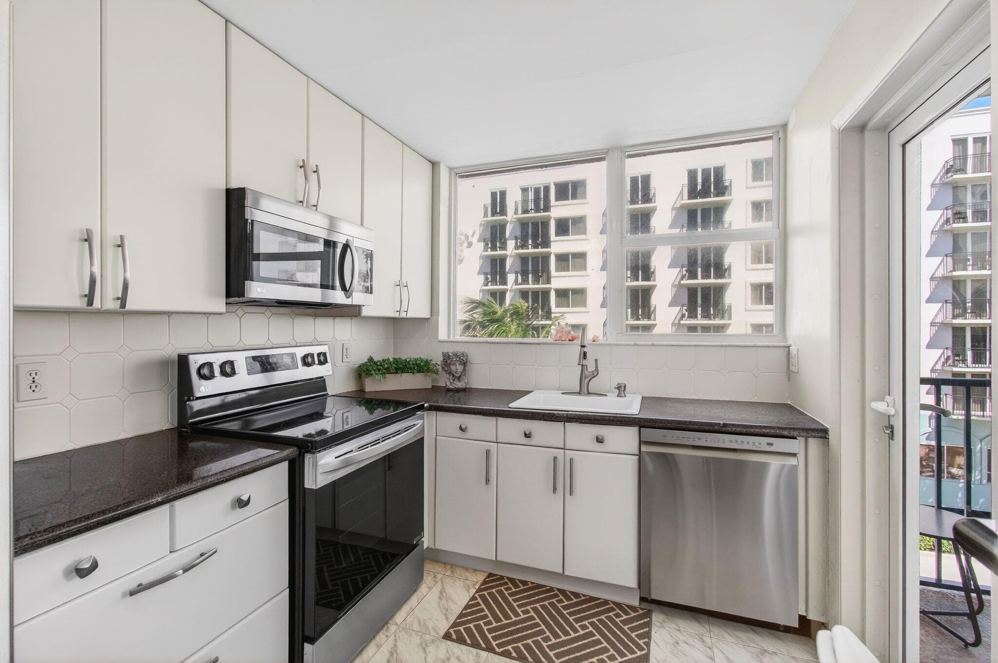 1239 Hillsboro Mile 403, Hillsboro Beach, FL 33062 23