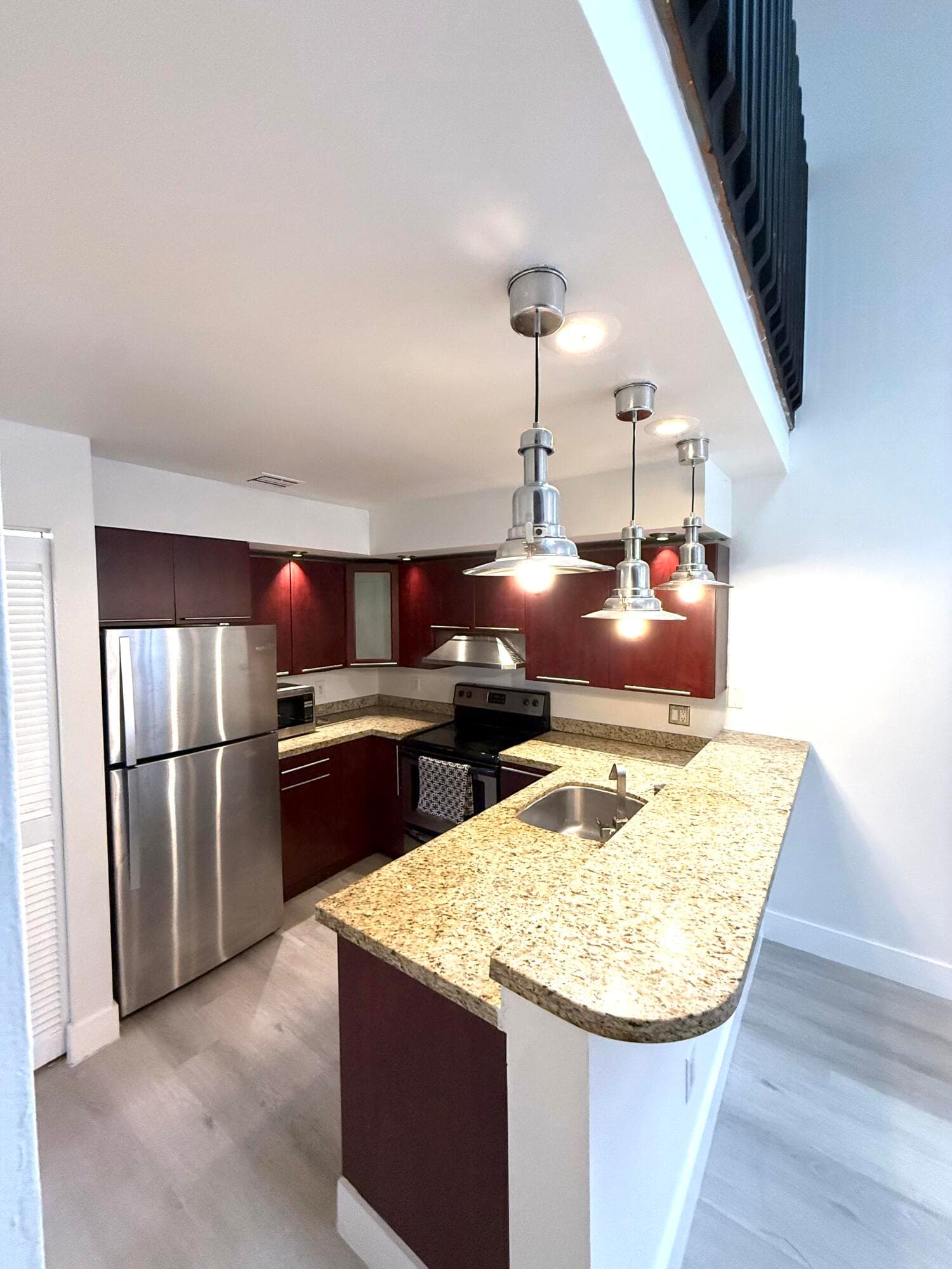 1909 Players Place, North Lauderdale, FL 33068 3