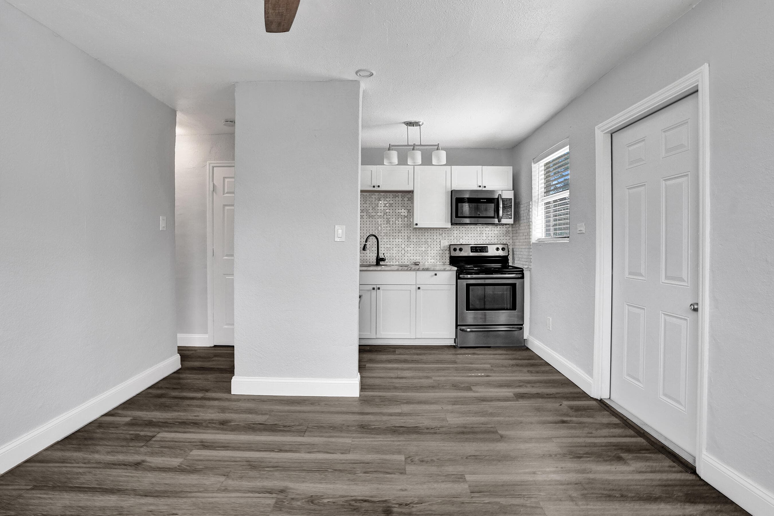 2261 NW 2nd Street, Pompano Beach, FL 33069 4