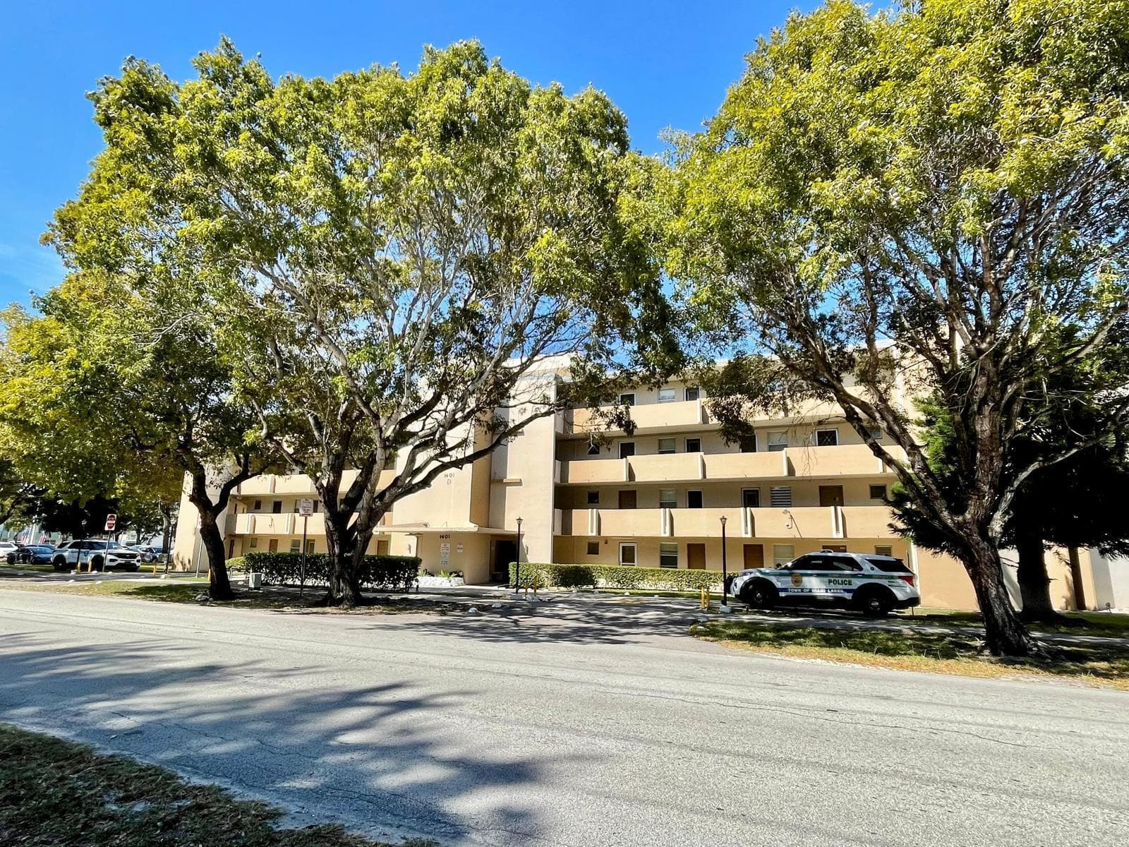 1401 NE 191st Street, Miami, FL 33179 20