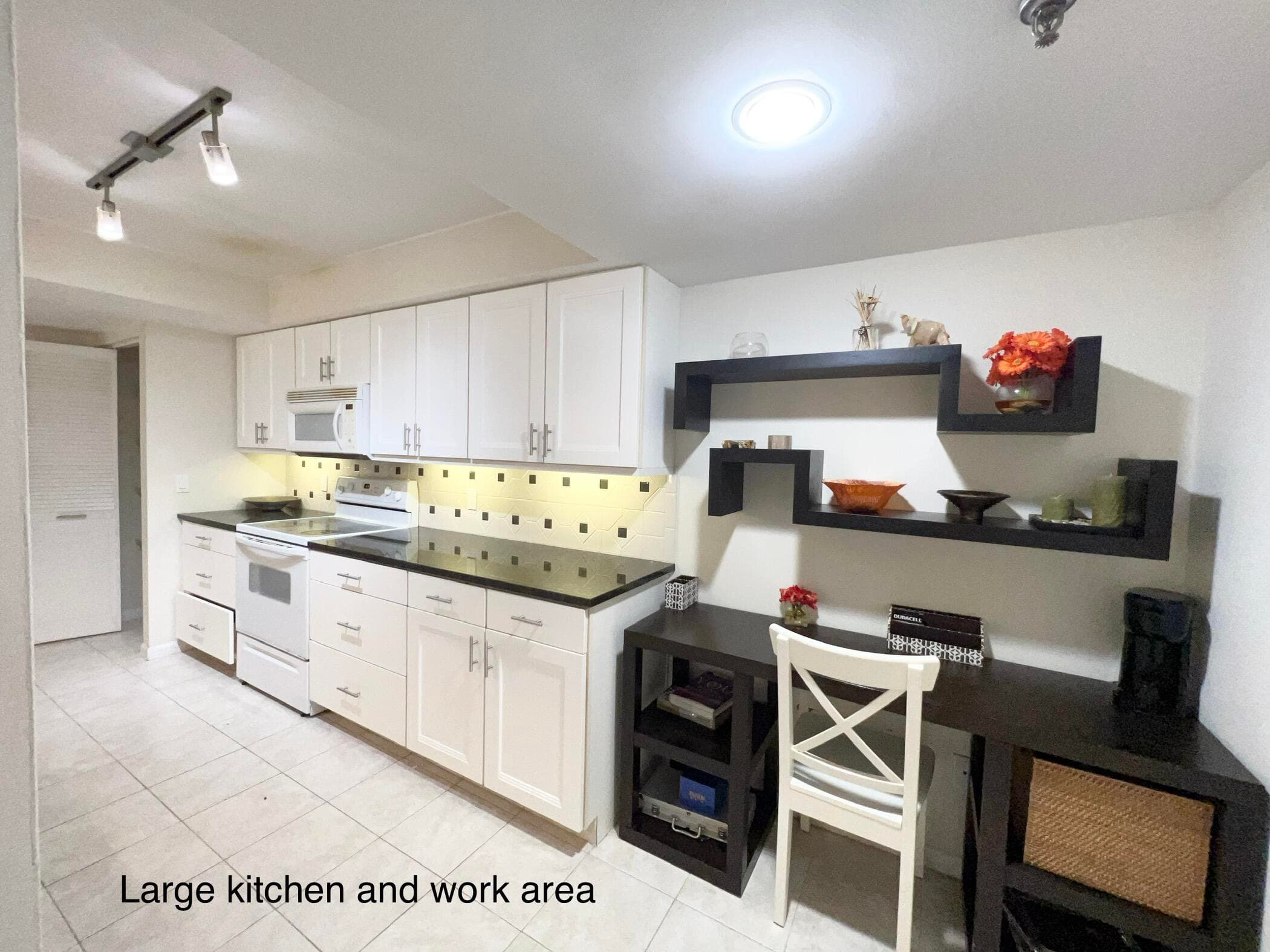 2025 Lavers Circle D107, Delray Beach, FL 33444 6