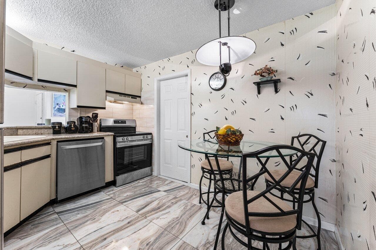 10 Via De Casas Sur 104, Boynton Beach, FL 33426 8