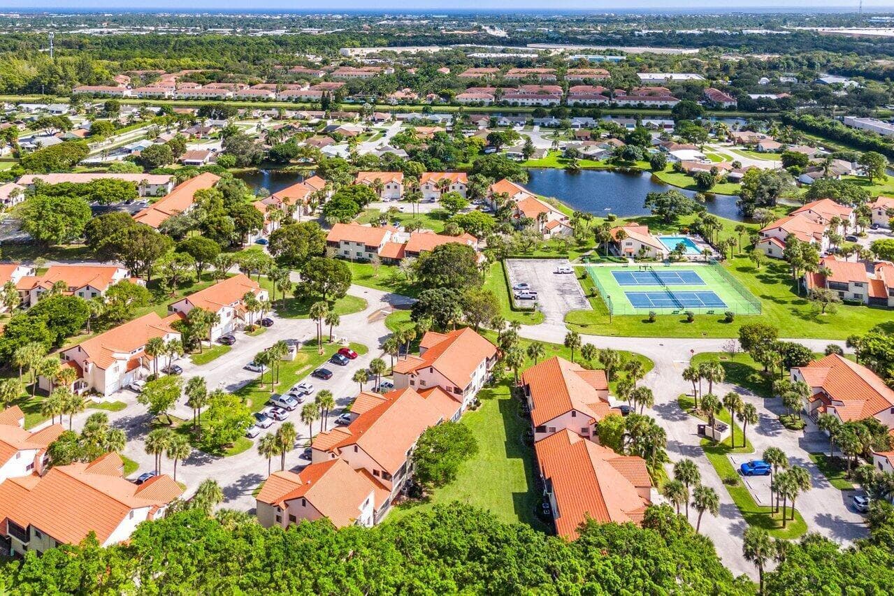10 Via De Casas Sur 104, Boynton Beach, FL 33426 37