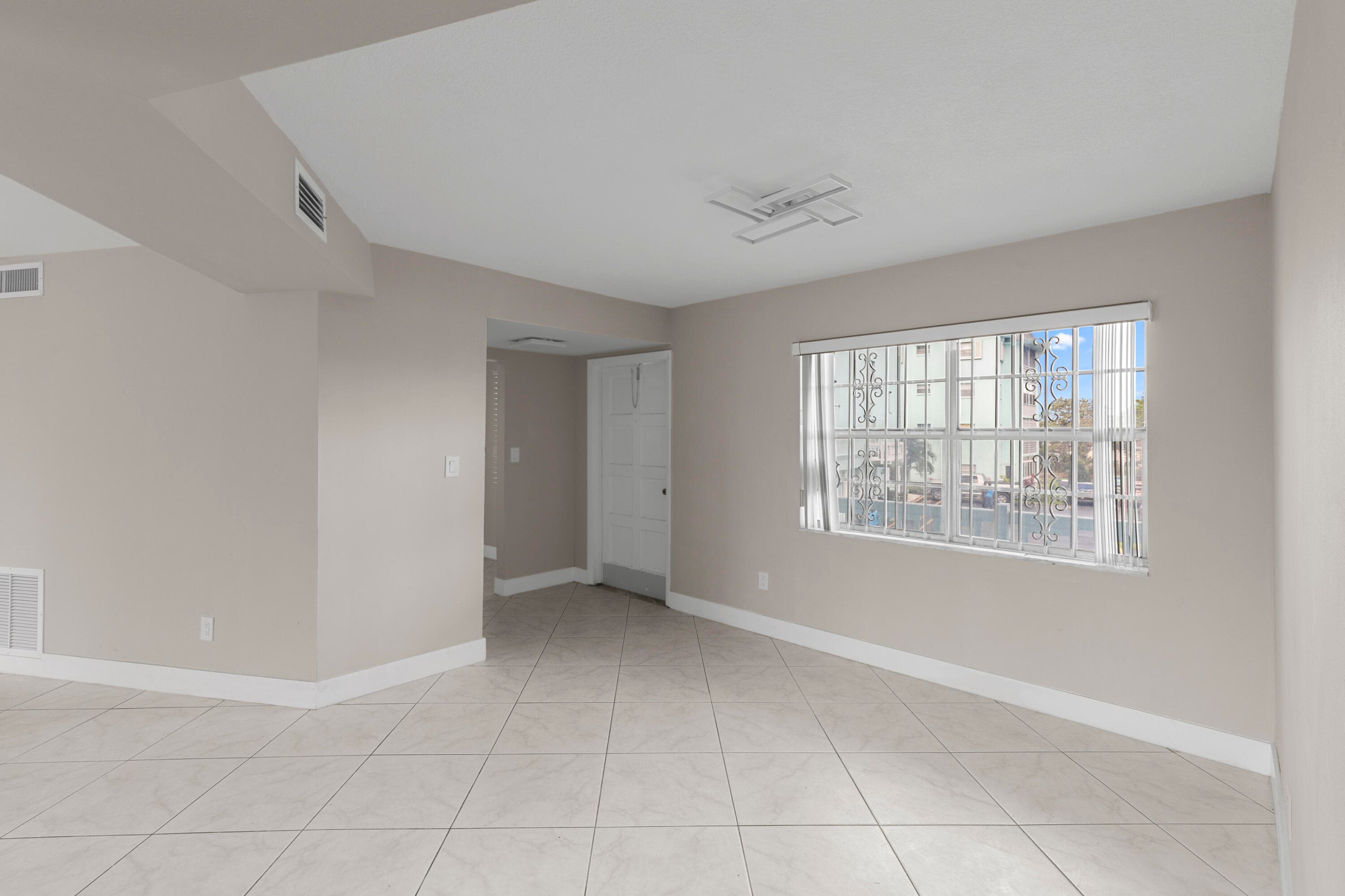 4141 NW 44th Avenue 224, Lauderdale Lakes, FL 33319 18