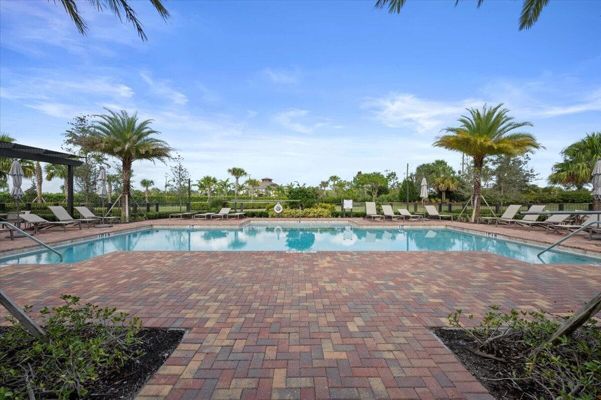 9132 Balsamo Drive, Palm Beach Gardens, FL 33412 34