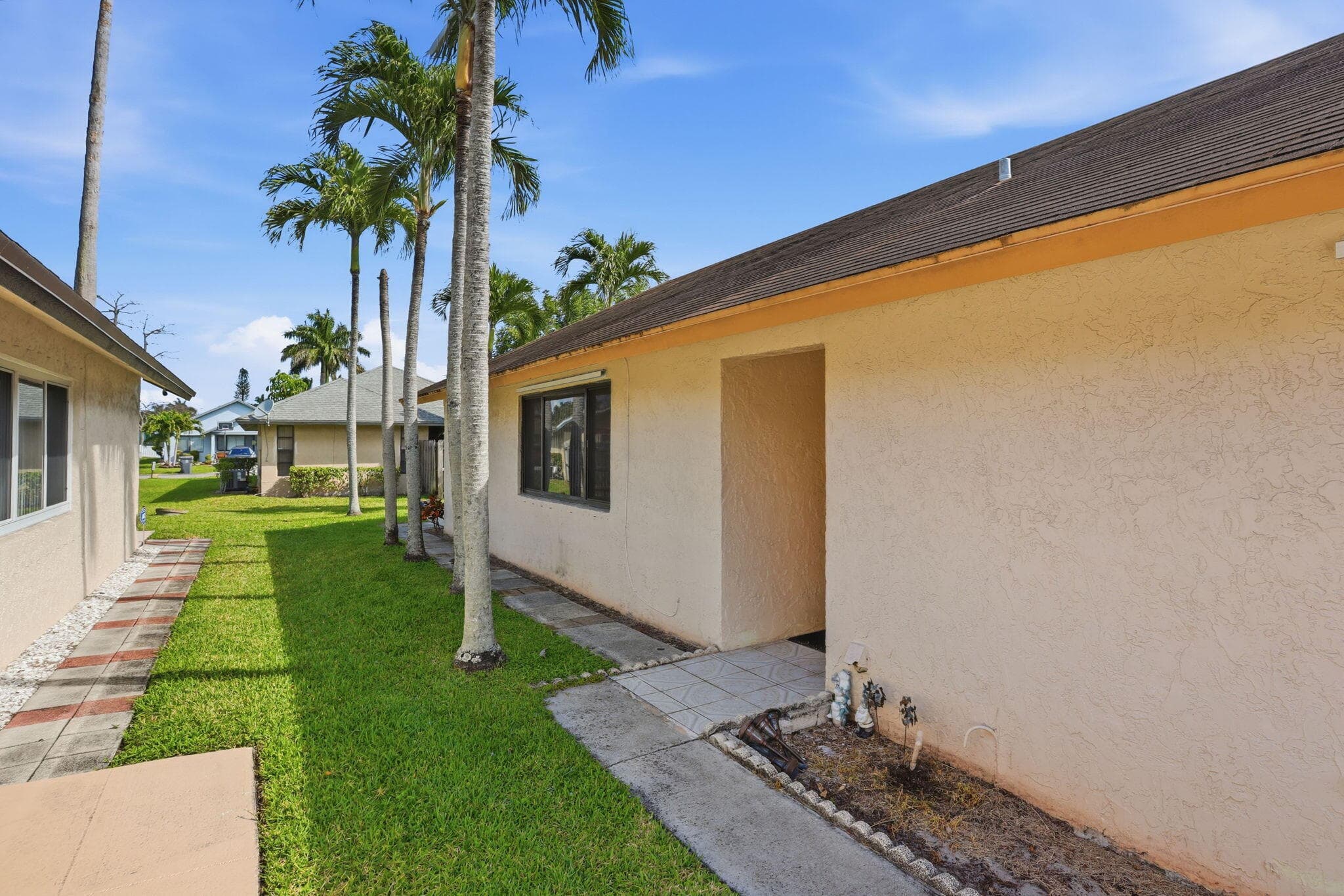 1387 Longarzo Place, West Palm Beach, FL 33415 4