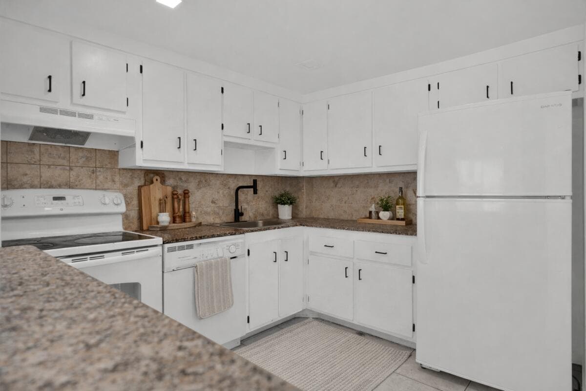 16851 NE 23rd Avenue A408, North Miami Beach, FL 33160 7