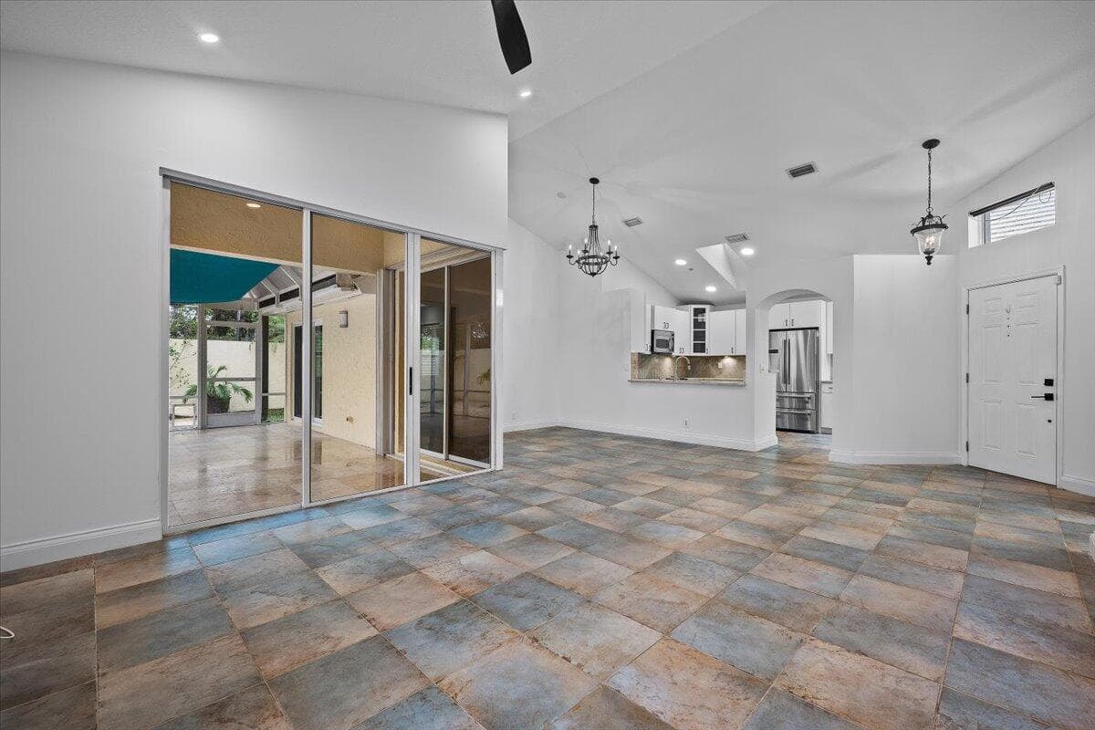 11 Dorchester Circle, Palm Beach Gardens, FL 33418 9