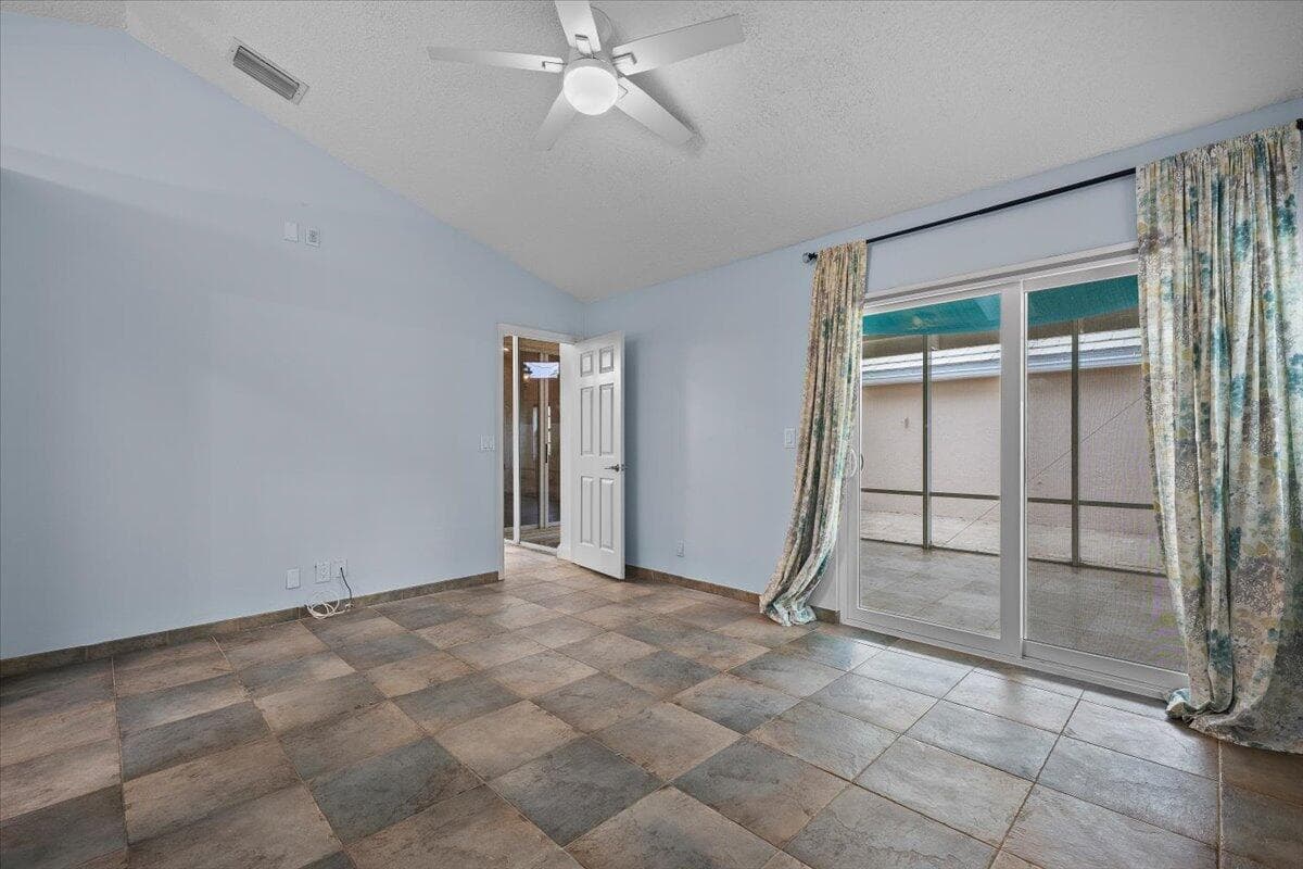 11 Dorchester Circle, Palm Beach Gardens, FL 33418 19