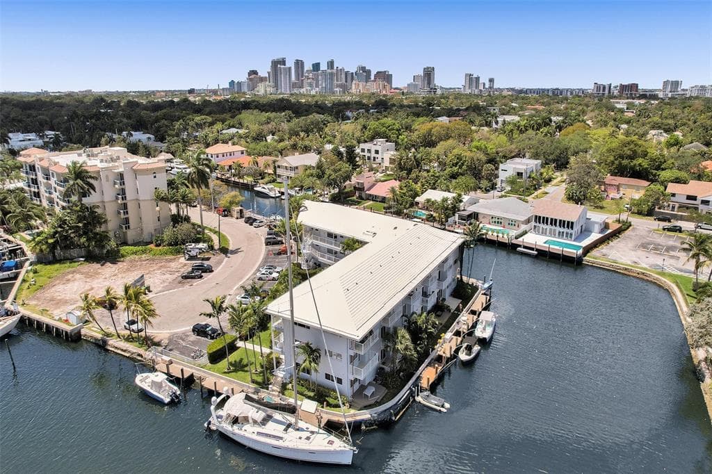 535 Hendricks Isle 209, Fort Lauderdale, FL 33301 34